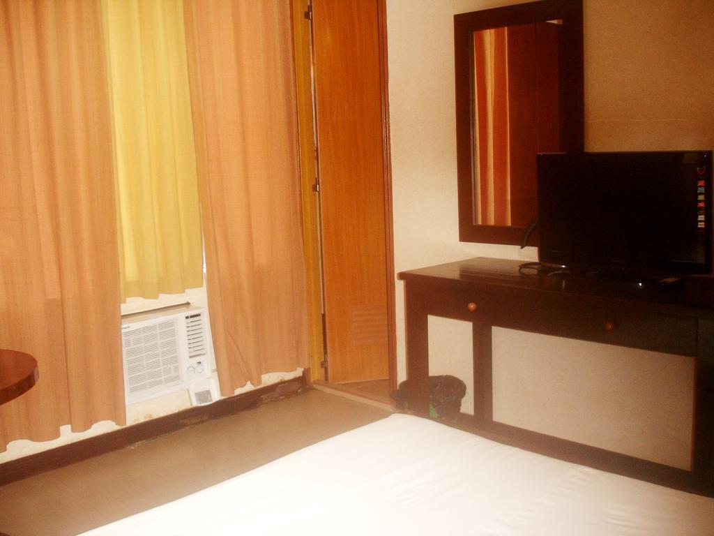 Roxas Midtown Hotel Kültér fotó